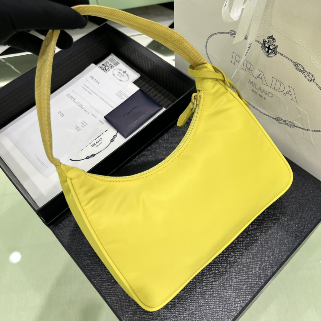 handbags prada Hobo 1NE515 re-edition 2000 Size:22*17*6 - vstockx