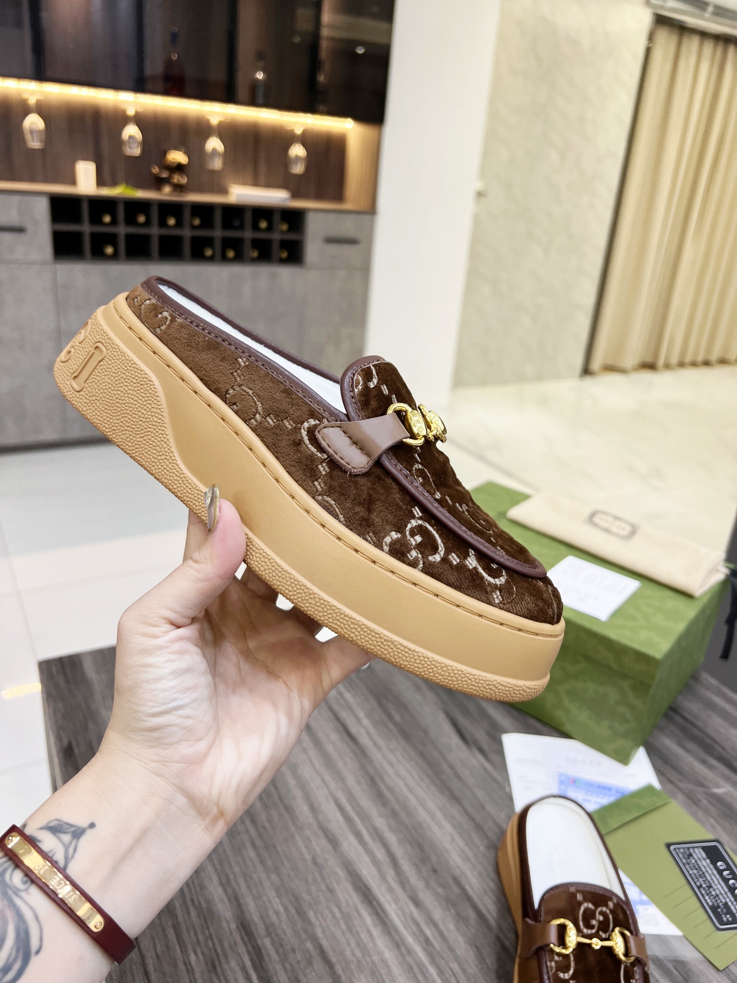 Gucci Women's WOMEN 6 - vstockx