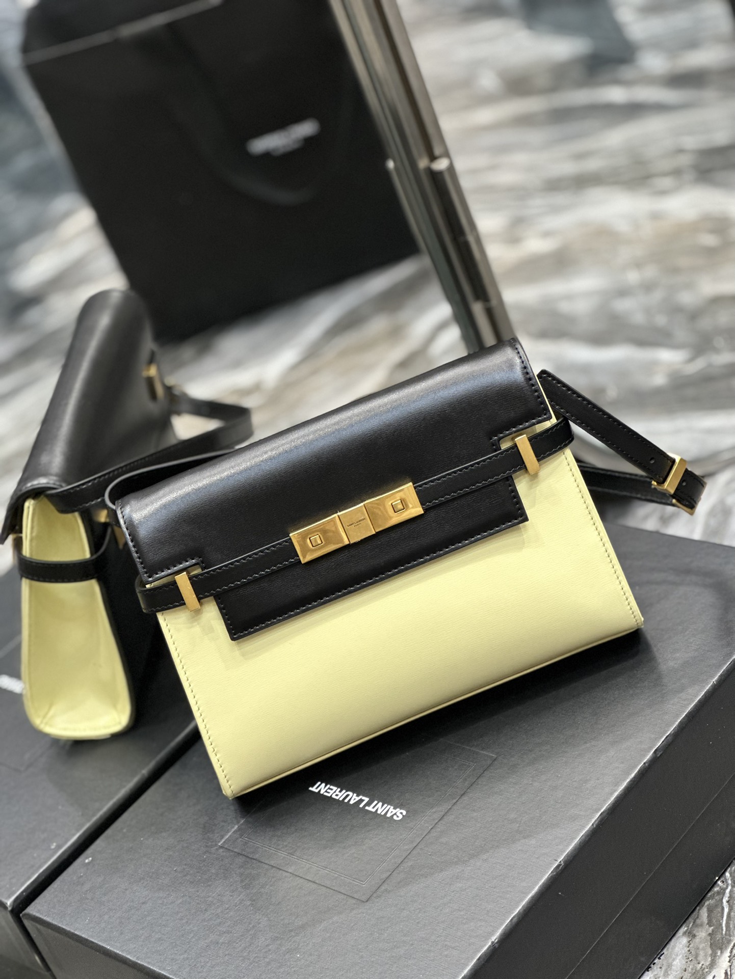 Handbags SAINT LAURENT 675626 size 24x17.5x6 cm - vstockx