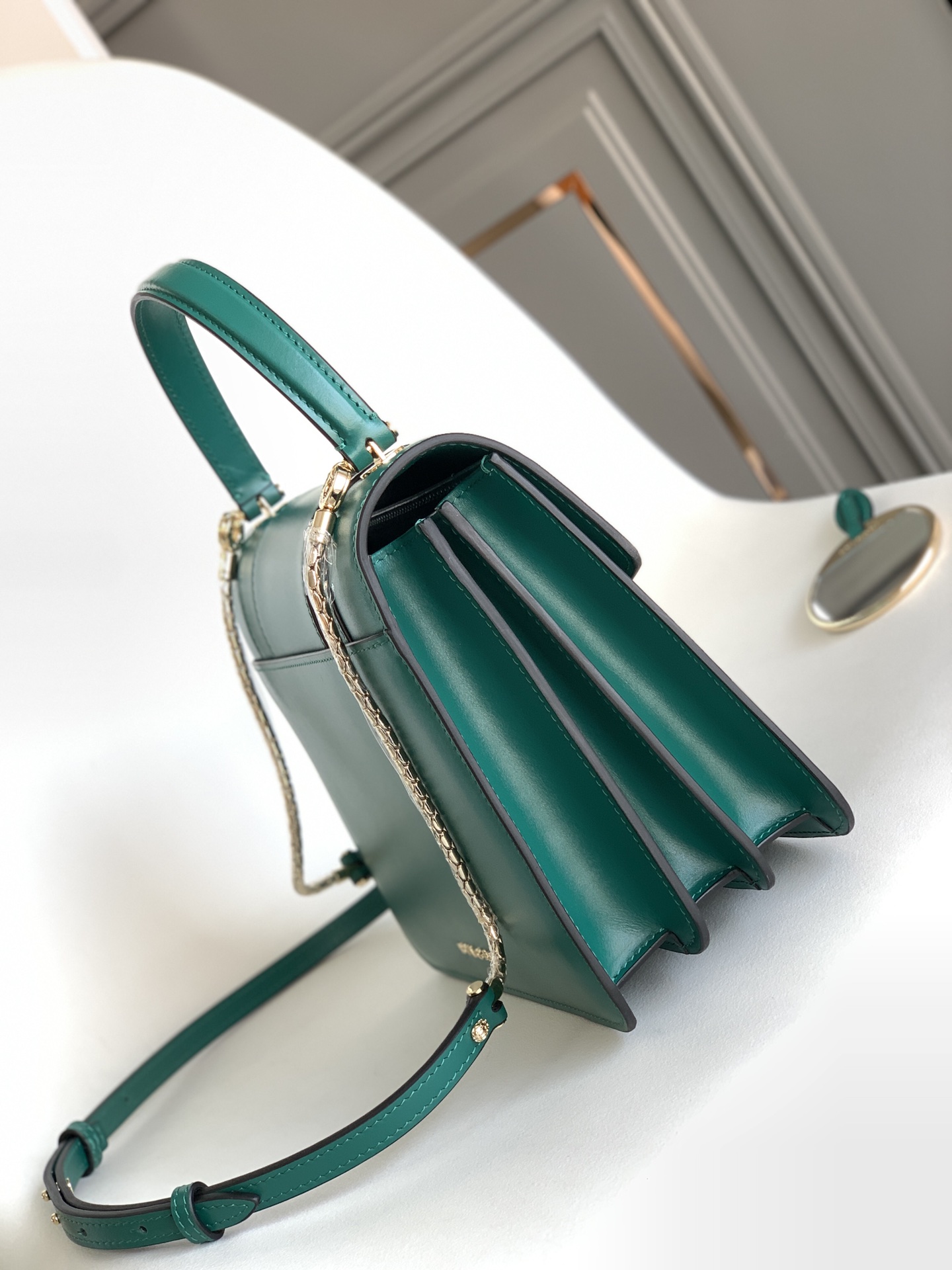 Handbags Bvlgari Sprpenti Forever size:19*13.5*6 cm - vstockx