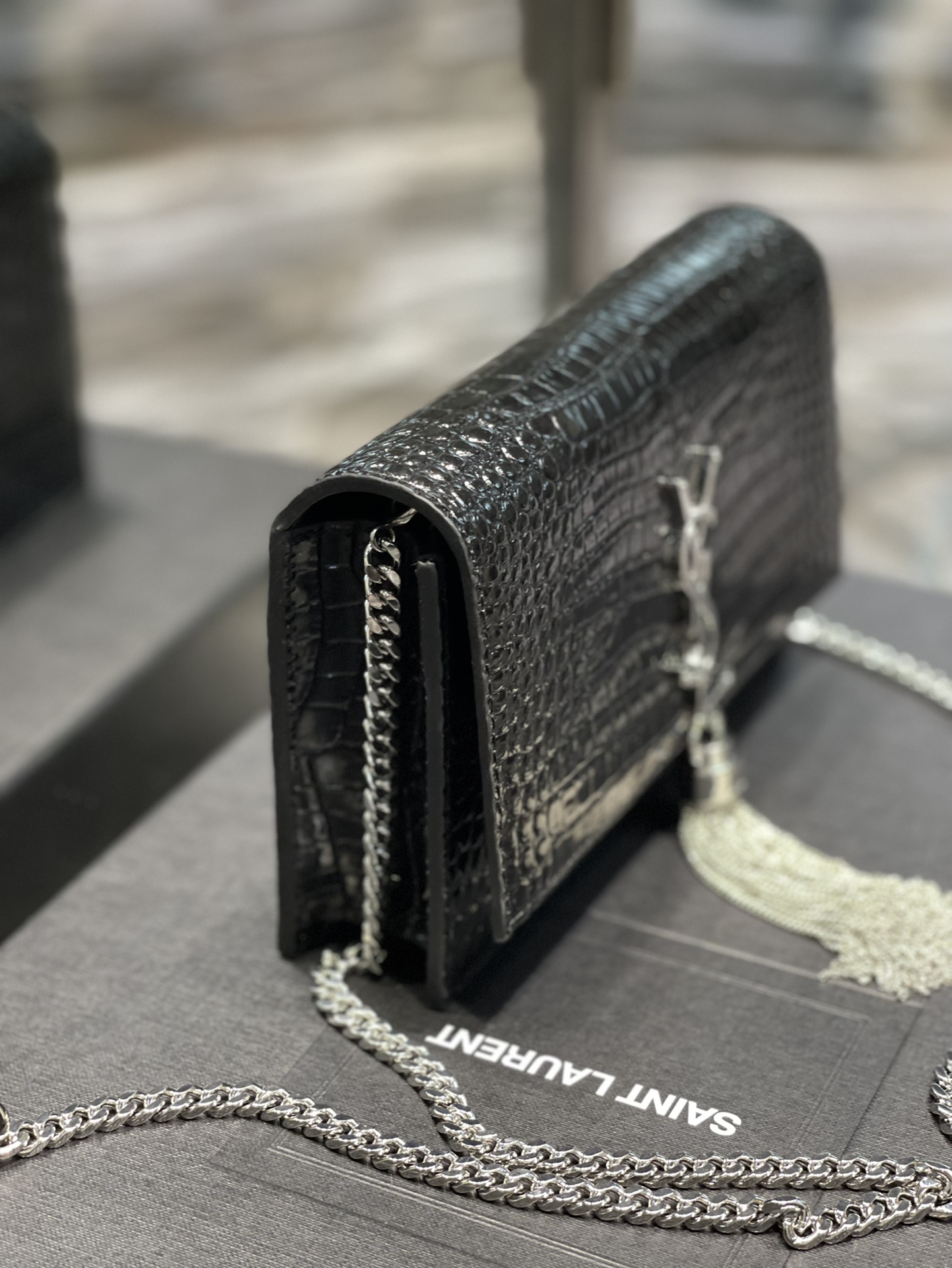 Handbags SAINT LAURENT 452159 size 19x12.5x4 cm - vstockx