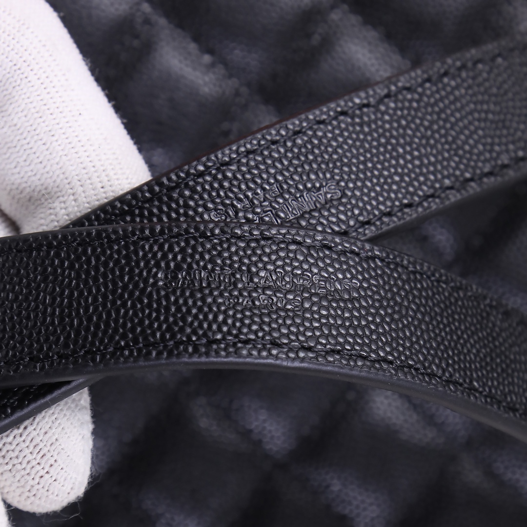 Handbags SAINT LAURENT 487206 size 24x17.5x6 cm - vstockx