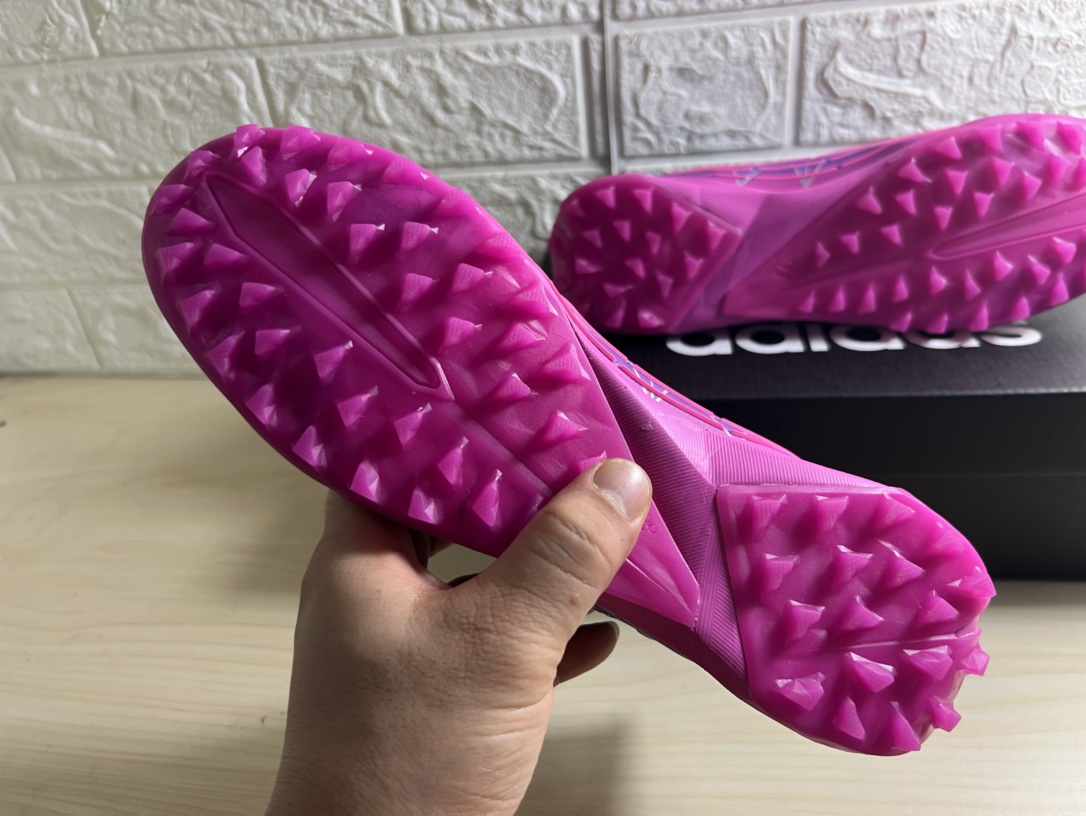 AD football shoes 32 - vstockx