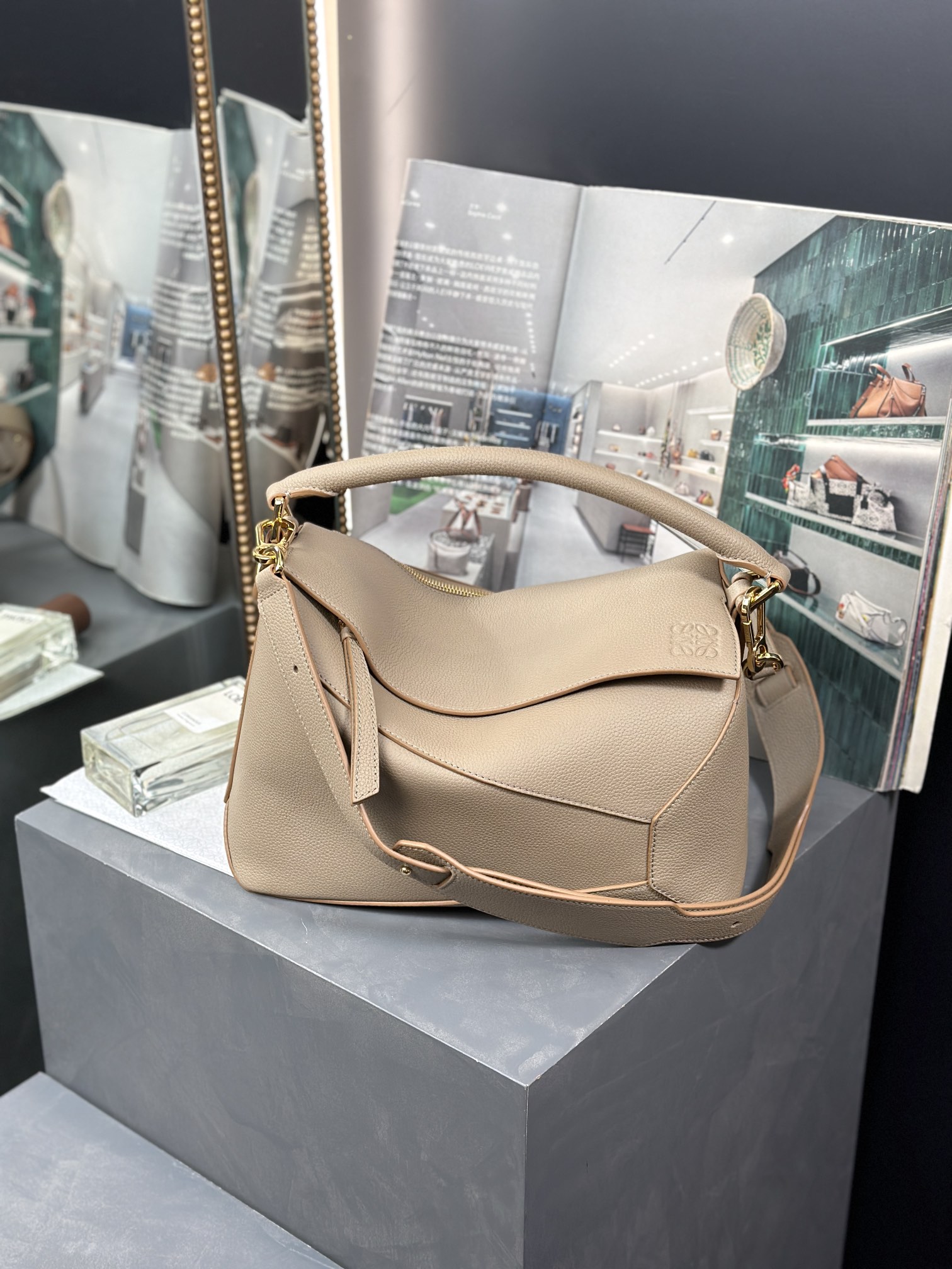 Handbags LOEWE   size:29-19.5-14 cm - vstockx