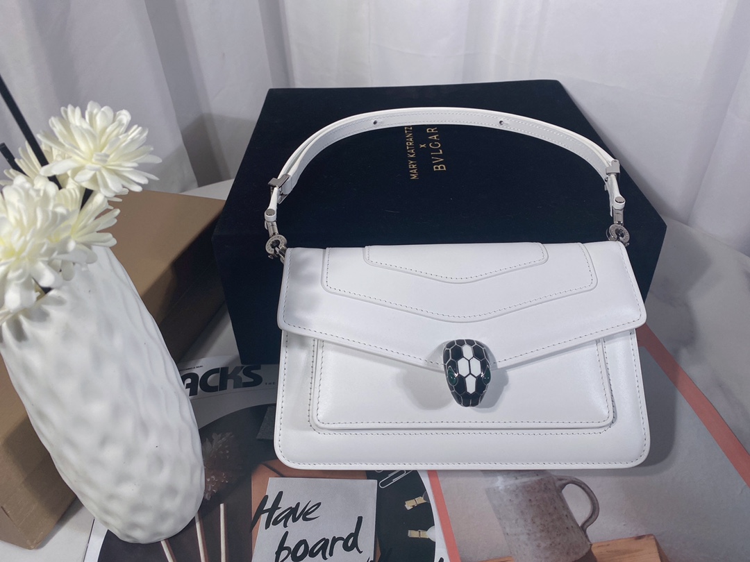 Handbags Bvlgari 292104950 size:22*15*4.5 cm - vstockx