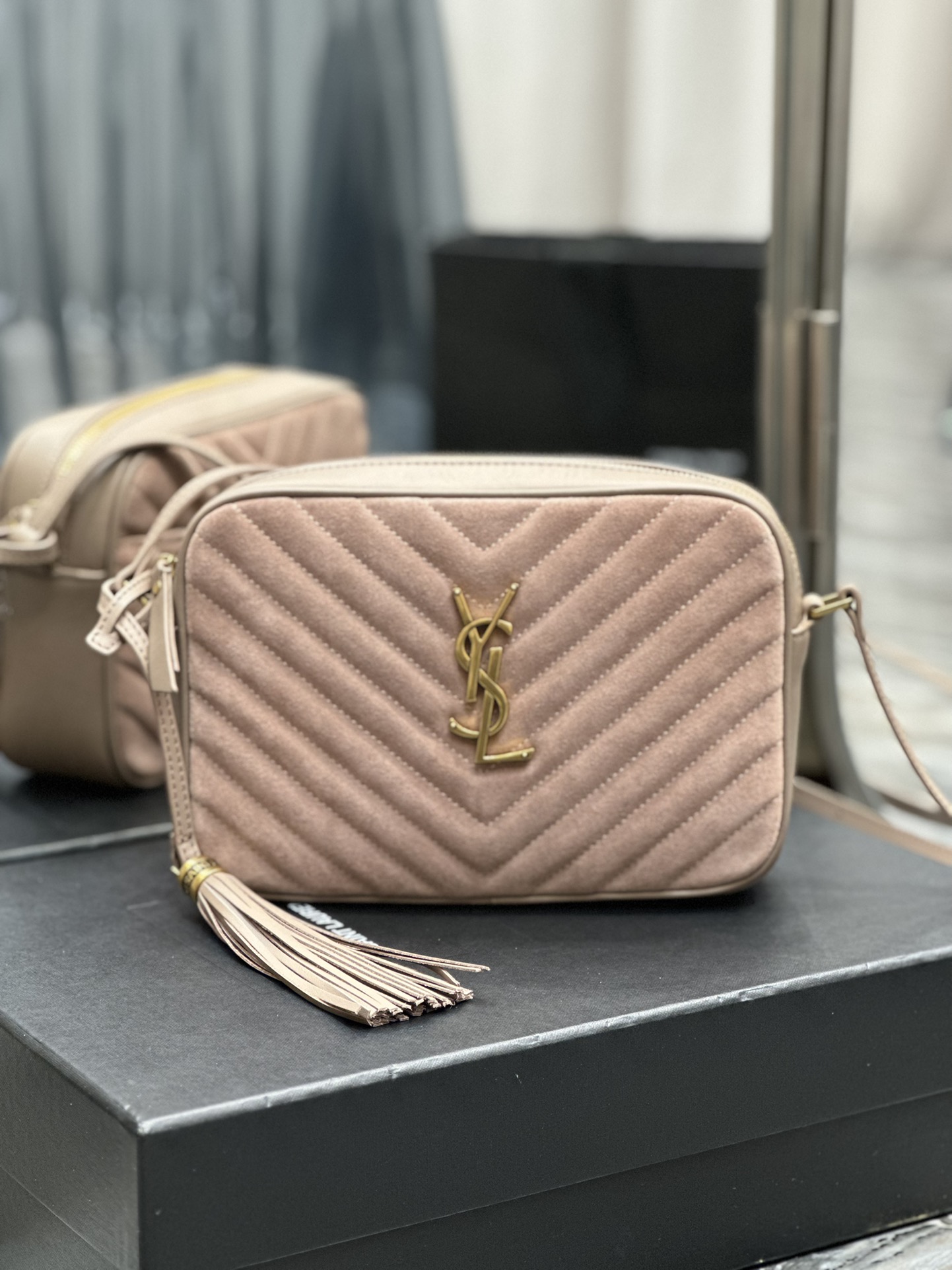 Handbags SAINT LAURENT 520534 size 23x16x6 cm - vstockx