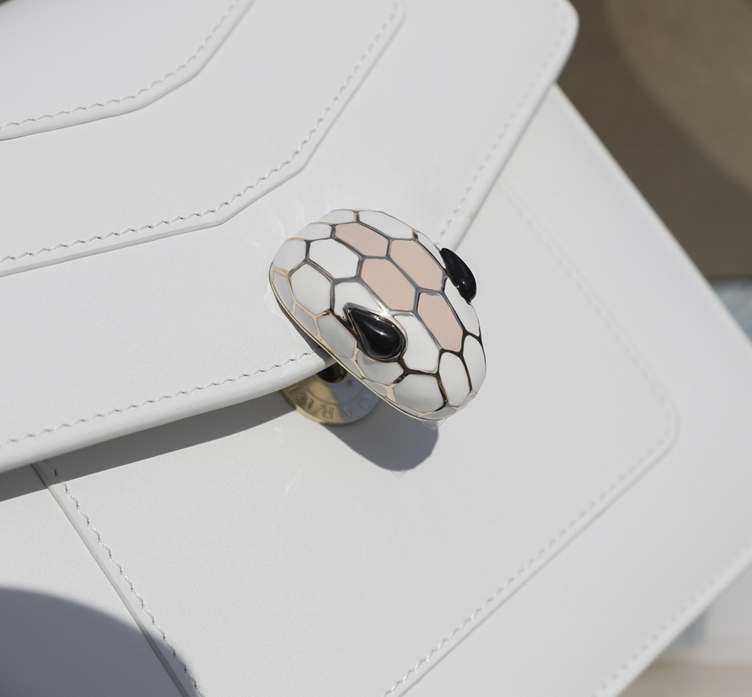 Handbags Bvlgari 24791050 size:18*15*9.5 cm - vstockx