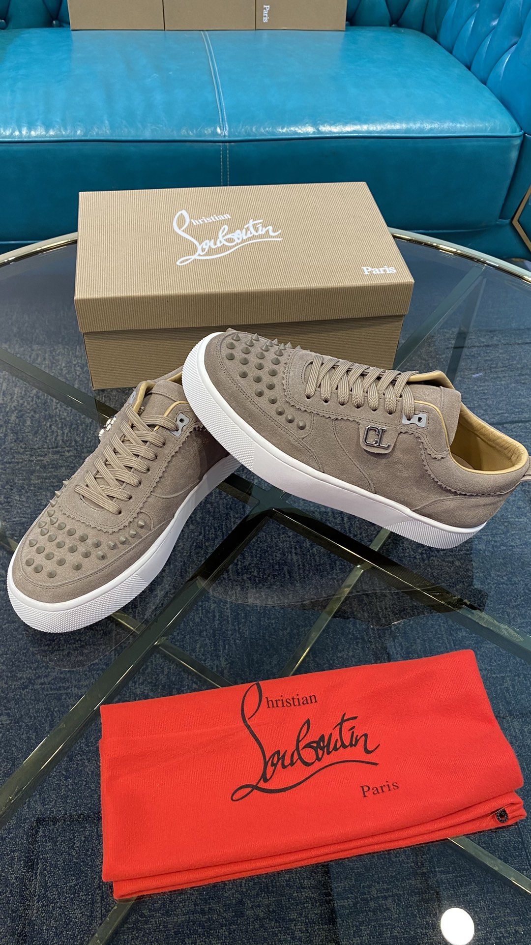 Christian Louboutin Happyrui Spikes Flat Sneakers 5 - vstockx