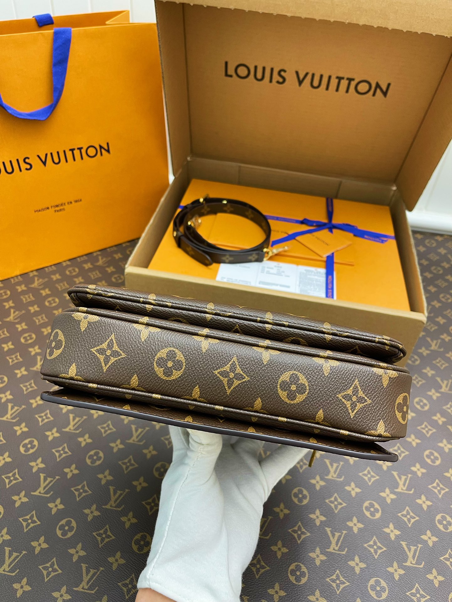 Handbags Louis Vuitton M44875 size:25*19*7 cm - vstockx