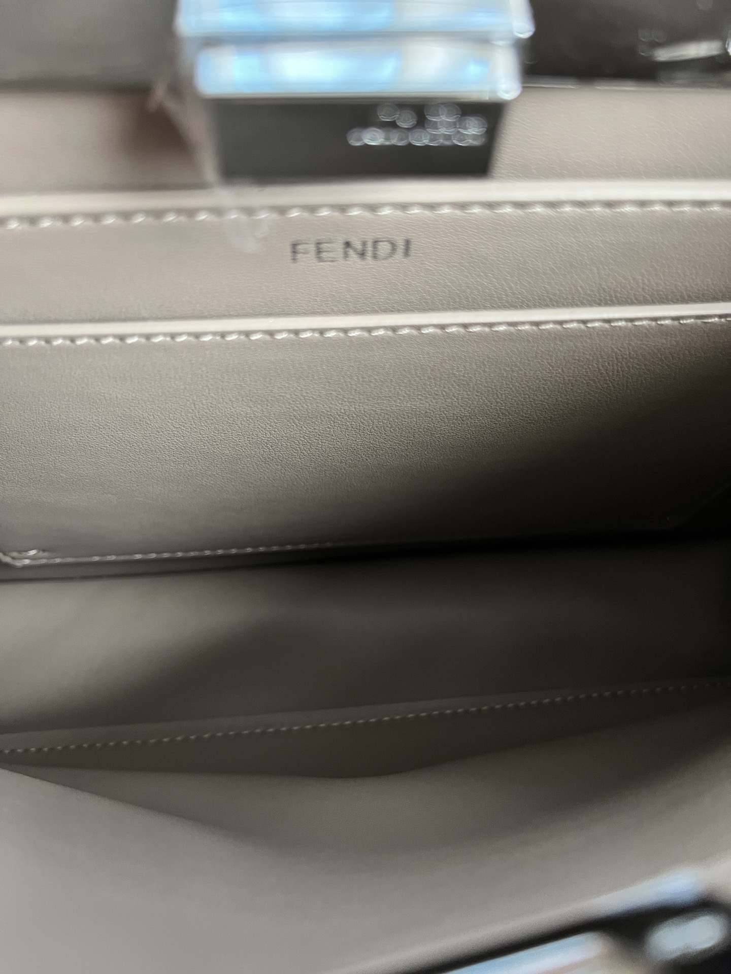handbags FENDI 210 size:27*11*20cm - vstockx