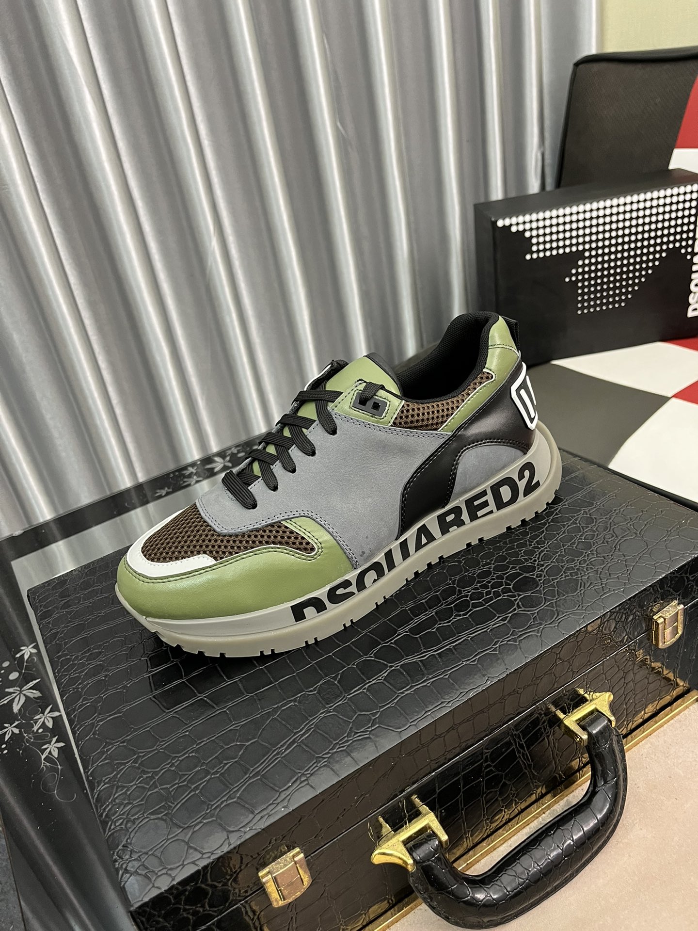 DSQUARED2 sneaker 20 - vstockx