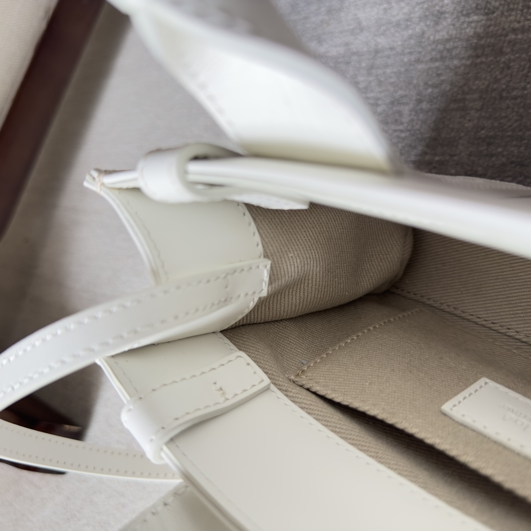 Handbags Chloe Woody 20*14*6 cm - vstockx