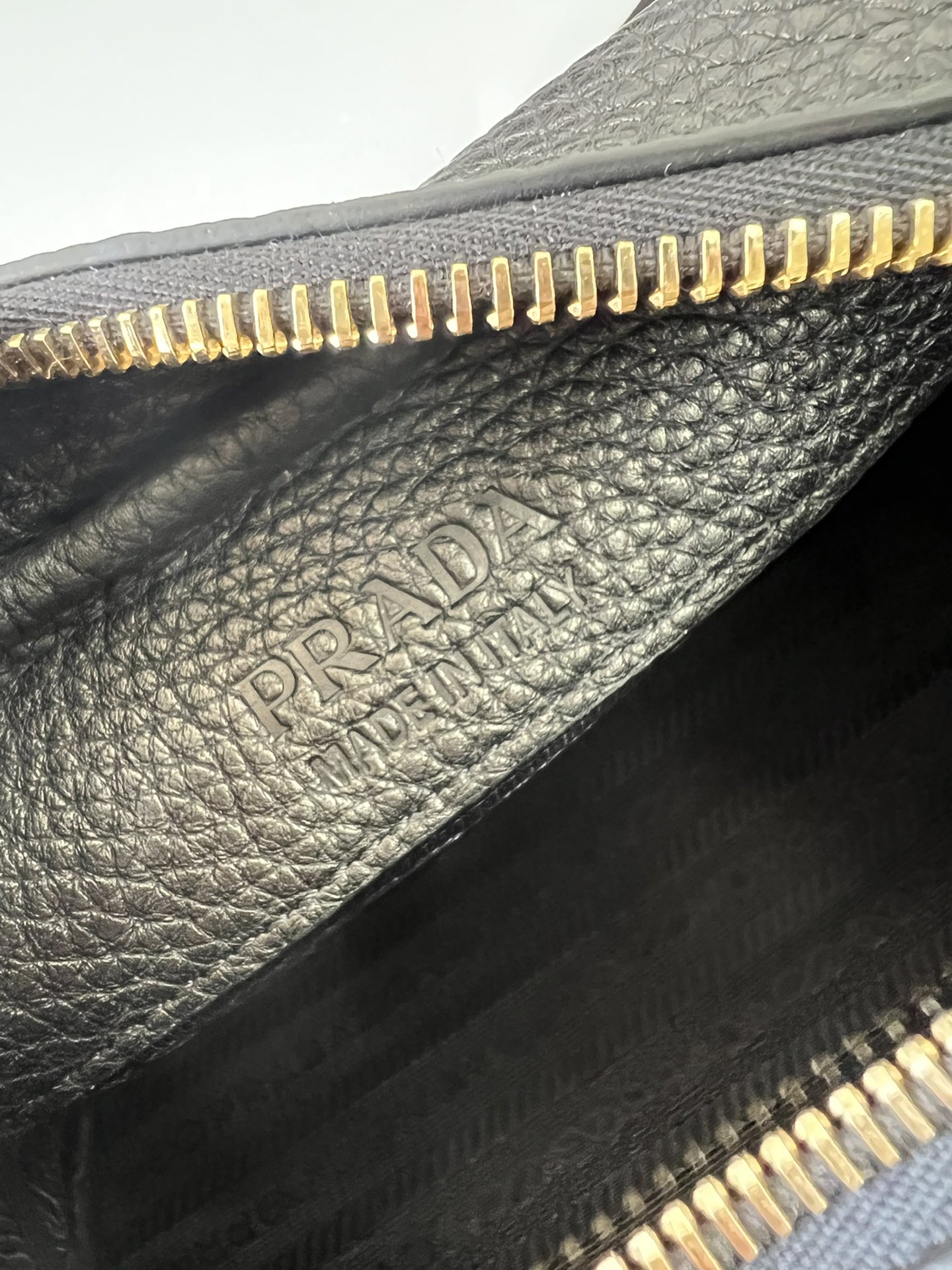 handbags prada 1BH187 20.5*13*8.5 - vstockx