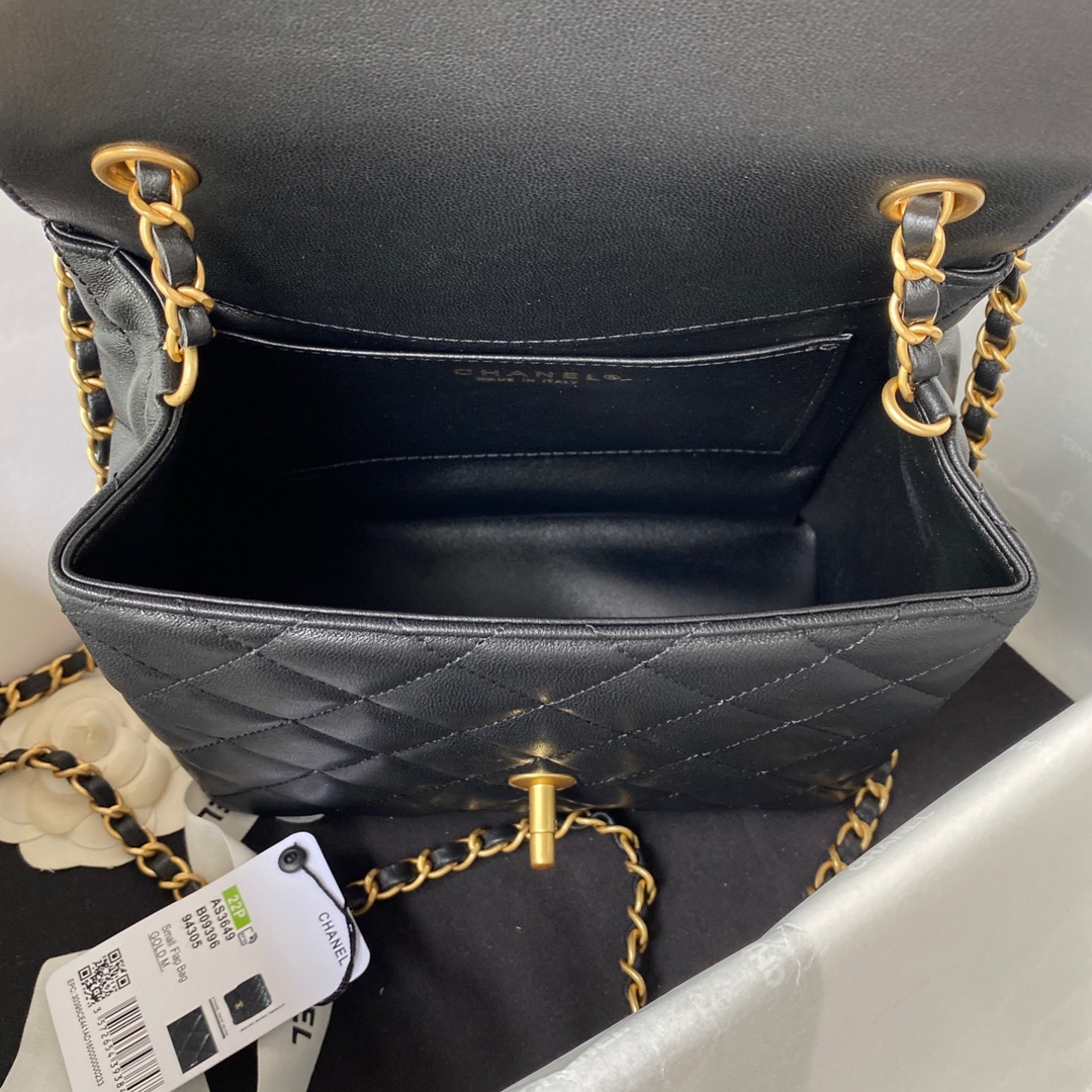 Handbag Chanel AS3649 size 18X19.5X9.5 cm - vstockx