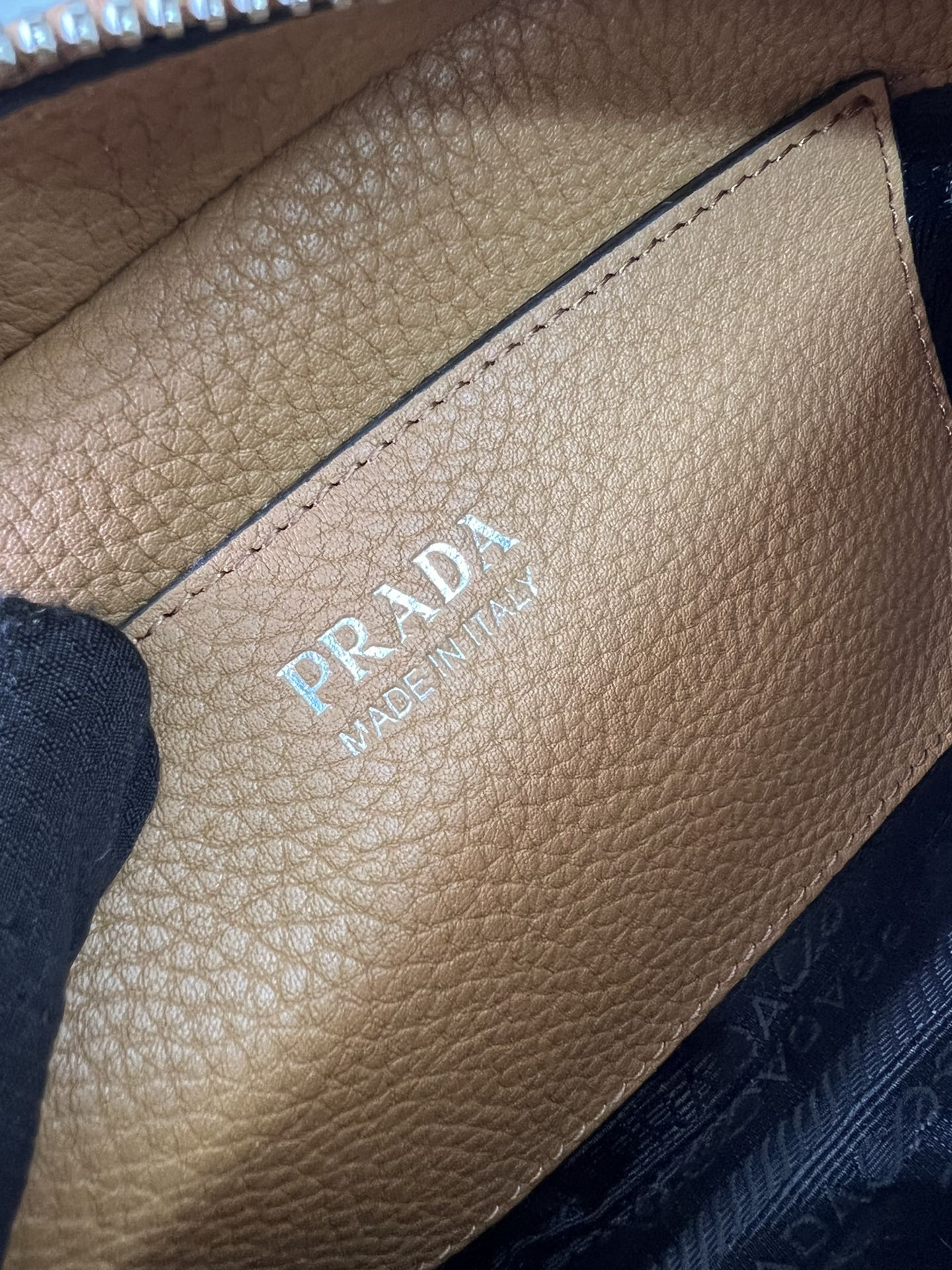 handbags prada 1BH192 19*12*6 - vstockx