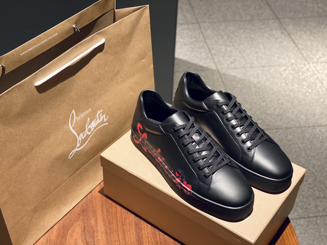 Christian Louboutin Low Top Sneakers 3 - vstockx