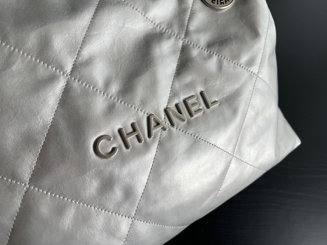 Handbag Chanel size 39cmx42cmx8 cm - vstockx