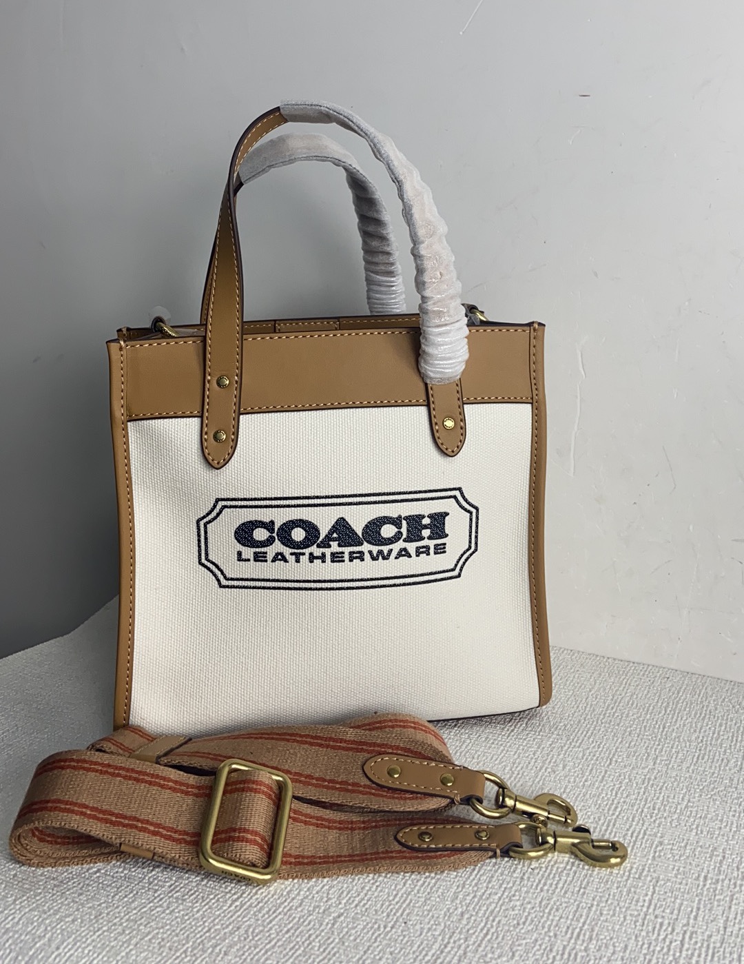 Handbags Coach CH740 size:22*20*12 - vstockx