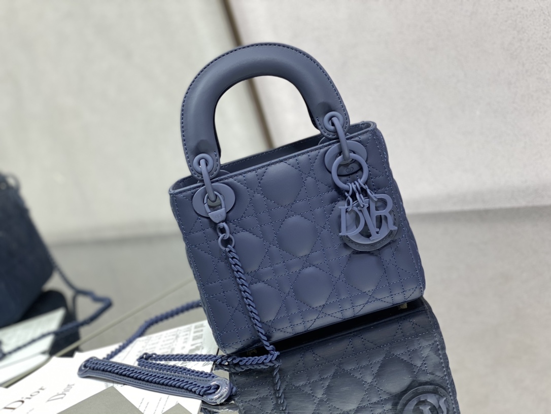 Handbag Dior size 17 cm - vstockx