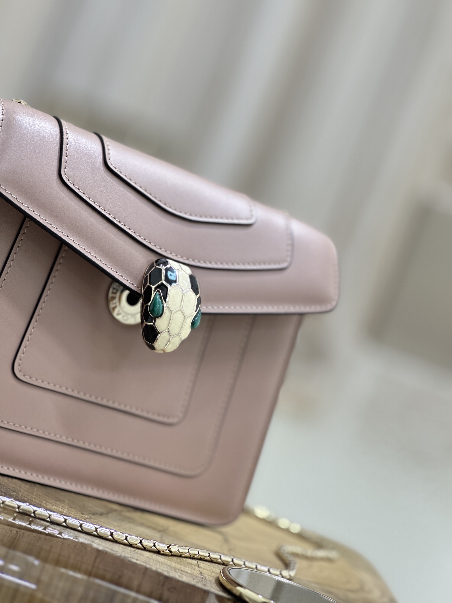 Handbags Bvlgari 35107 size:20*15*5 cm - vstockx