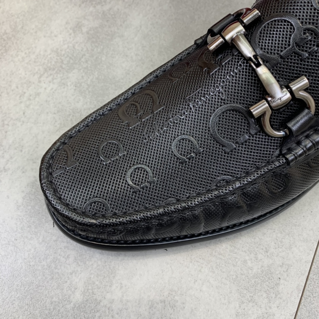 Salvatore Ferragamo Boots 14 - vstockx