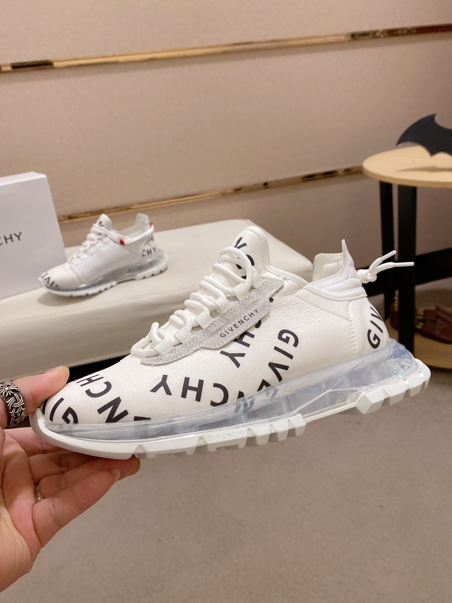 Givenchy Spectre Zip Sneakers 9 - vstockx