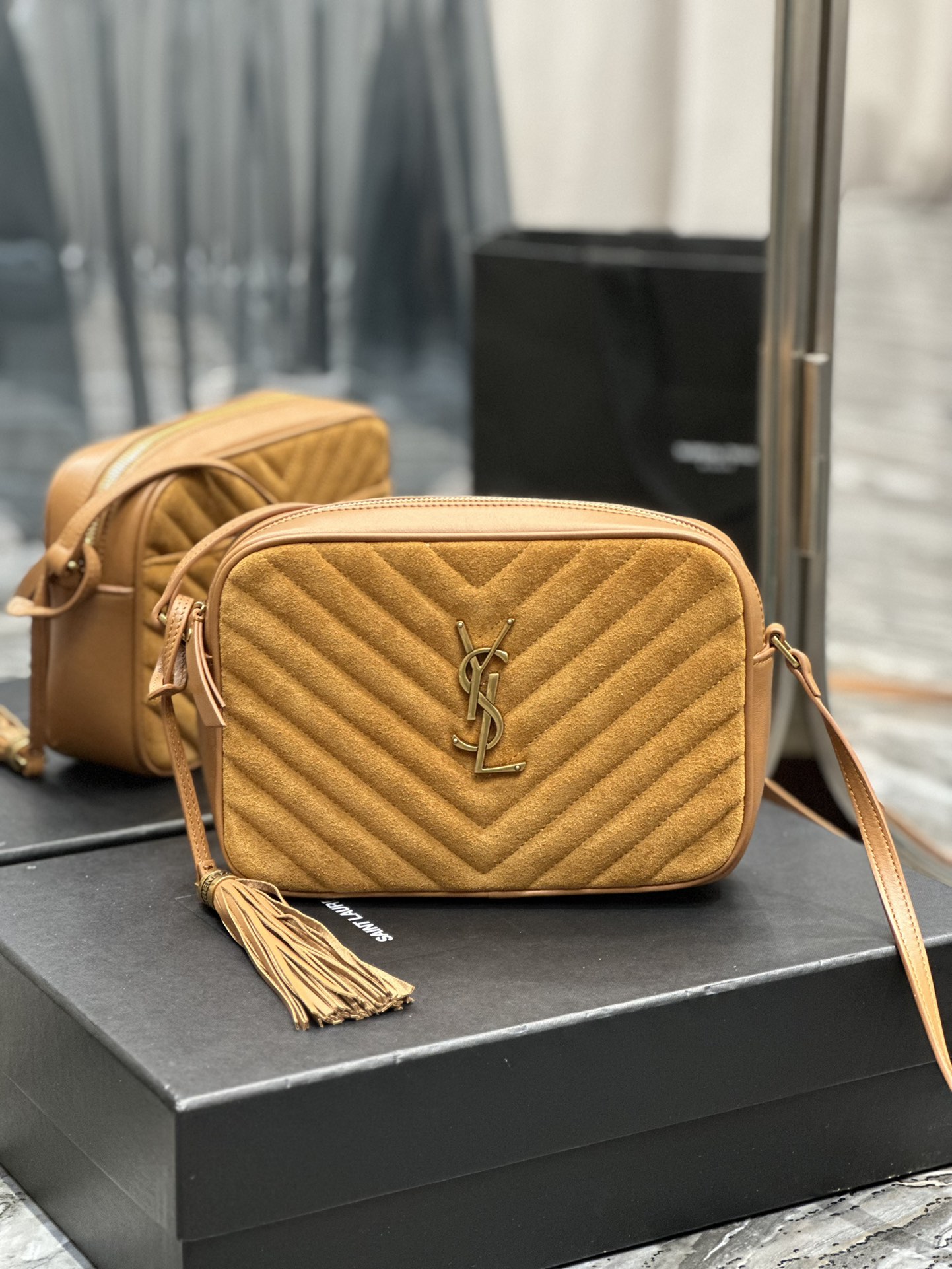 Handbags SAINT LAURENT 520534 size 23x16x6 cm - vstockx