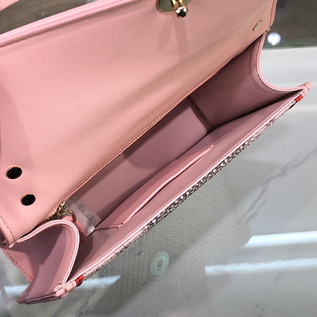 Handbags Bvlgari 287656 size:24*16*6.5 cm - vstockx