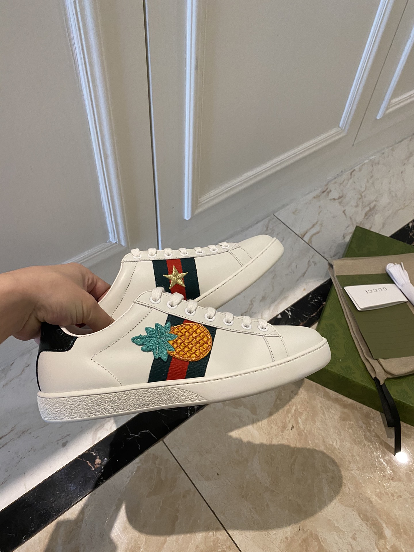 Gucci Women's Ace sneaker with bee sneaker 4 - vstockx