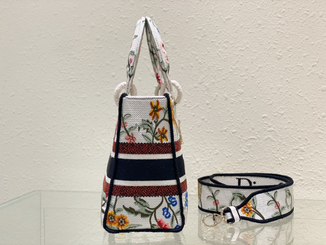 Handbag Dior 6605 size 24 x 20 x 11 cm - vstockx