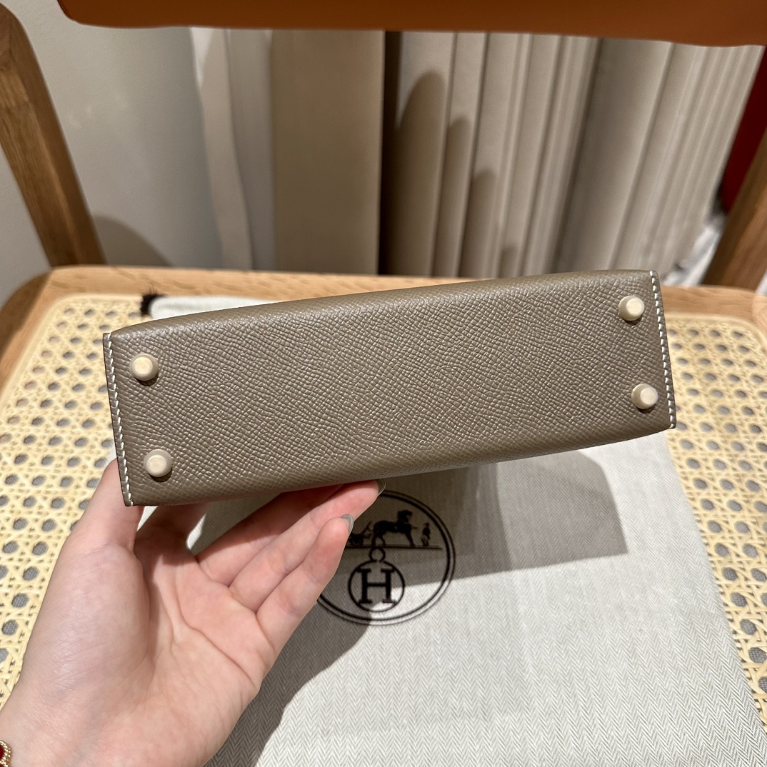 Handbags Hermes mini Kelly size:19cm - vstockx
