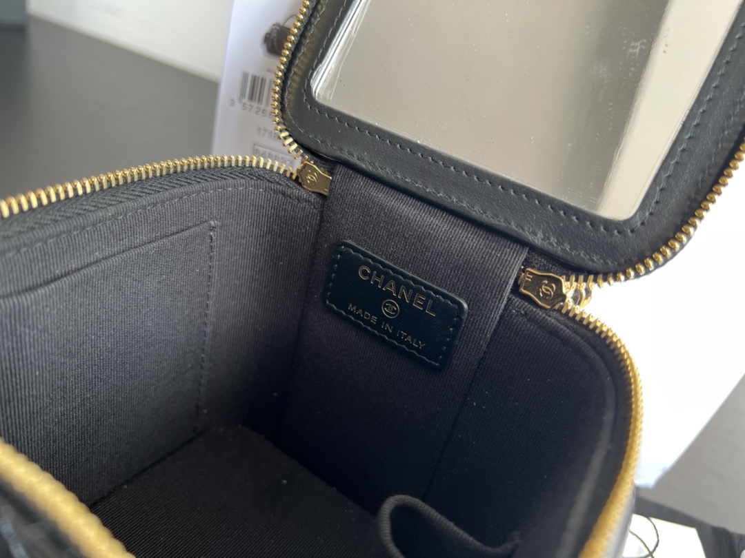 Handbag Chanel AP3016 size 11cmx11cmx11 cm - vstockx