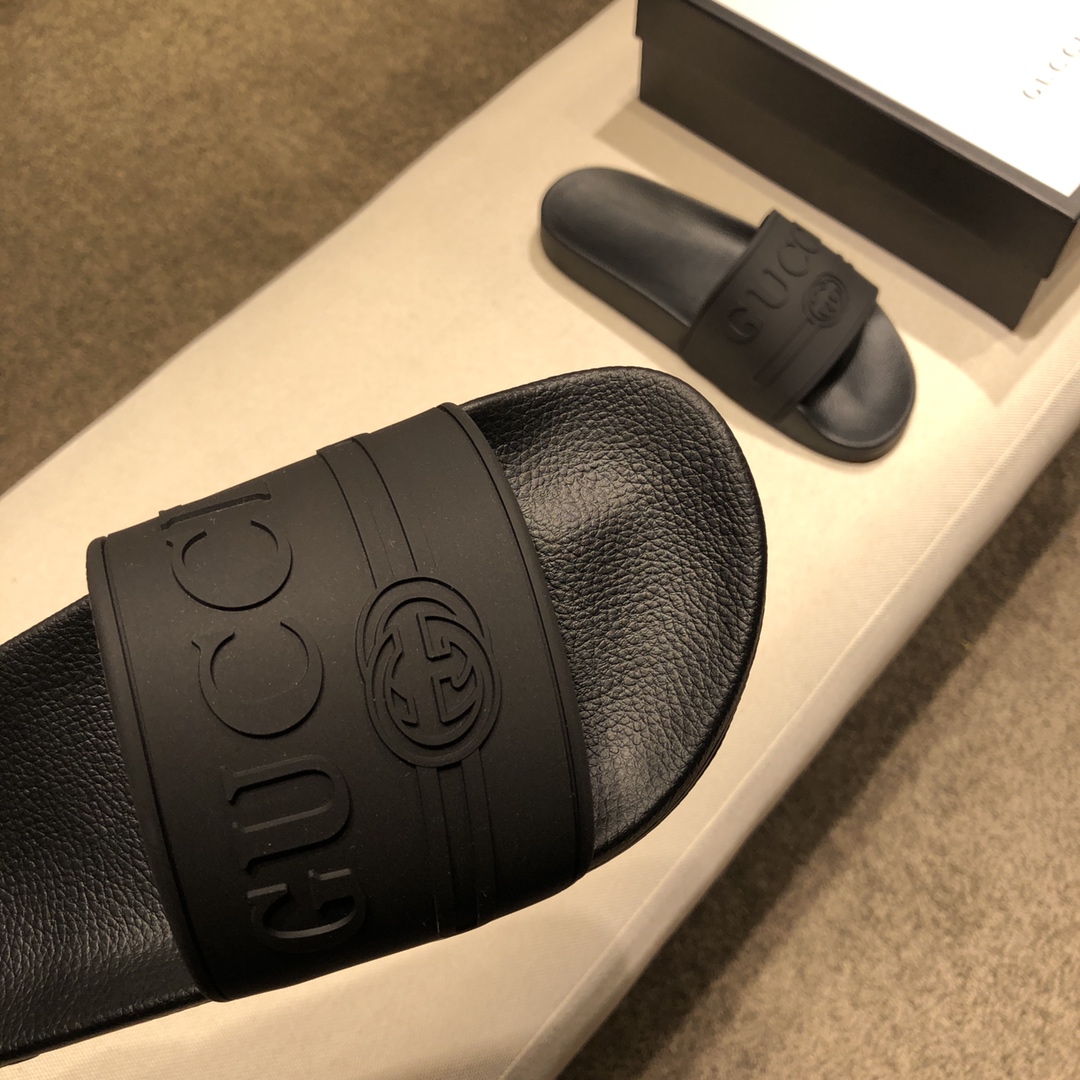 Gucci Slippers 31 - vstockx