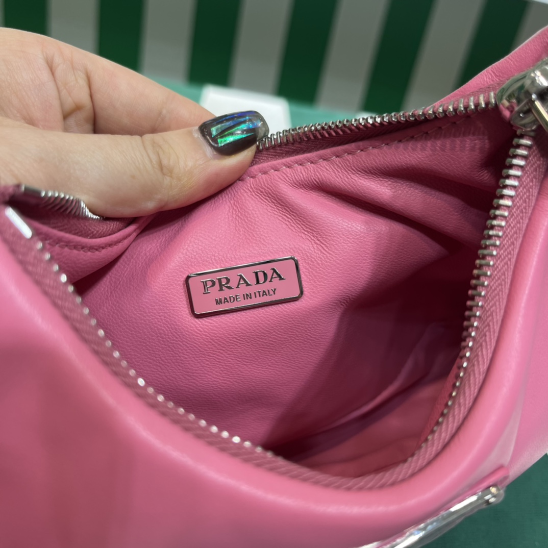 Handbags Prada 1BH240 size:22*12*6 cm - vstockx