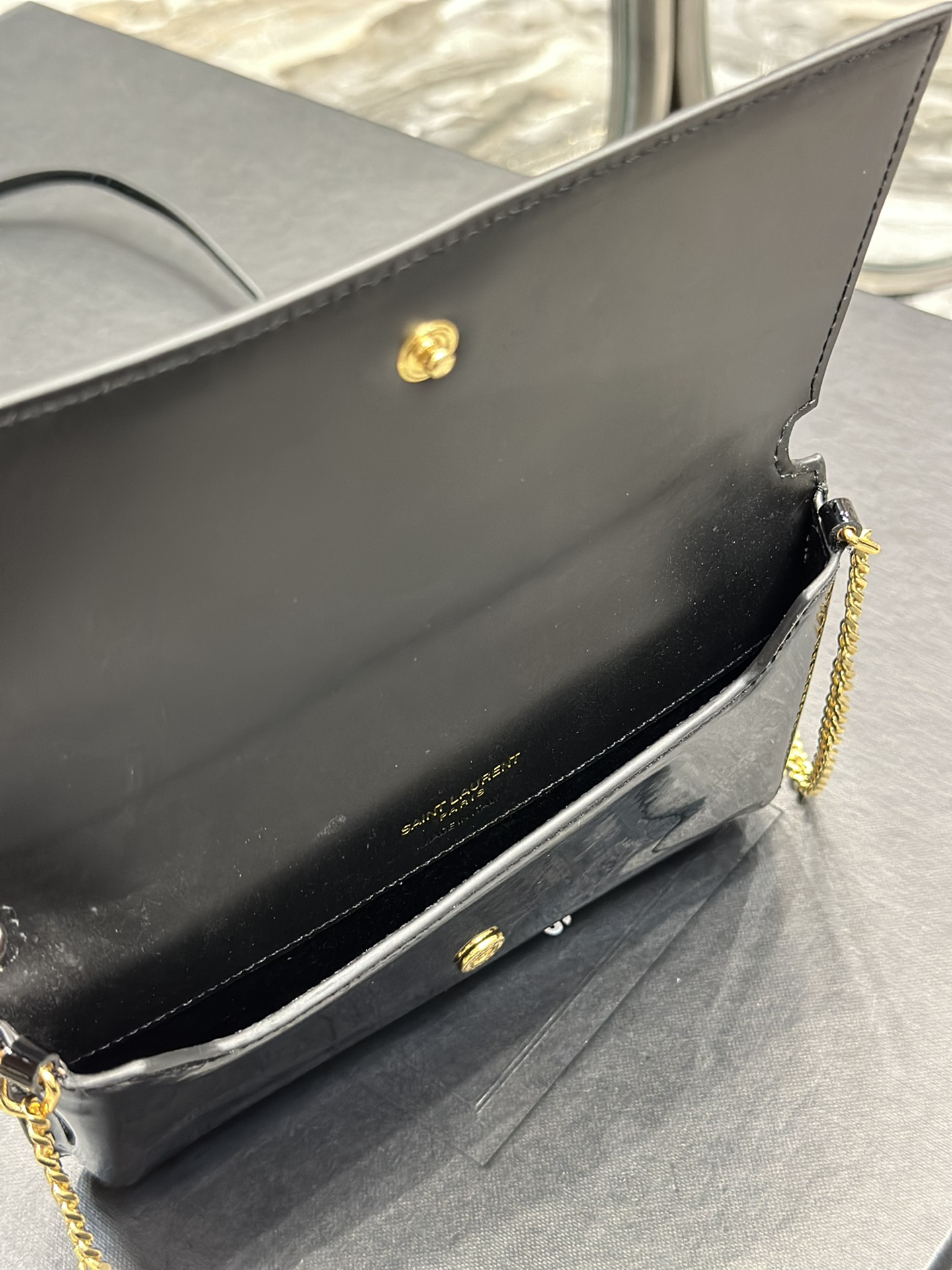 Handbags SAINT LAURENT 635095 size 18x11x2 cm - vstockx