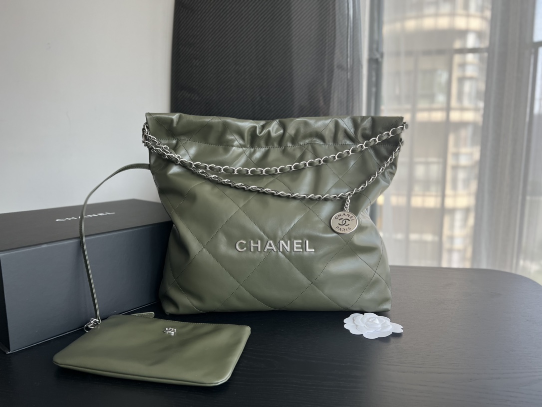 Handbag Chanel size 39cmx42cmx8 cm - vstockx