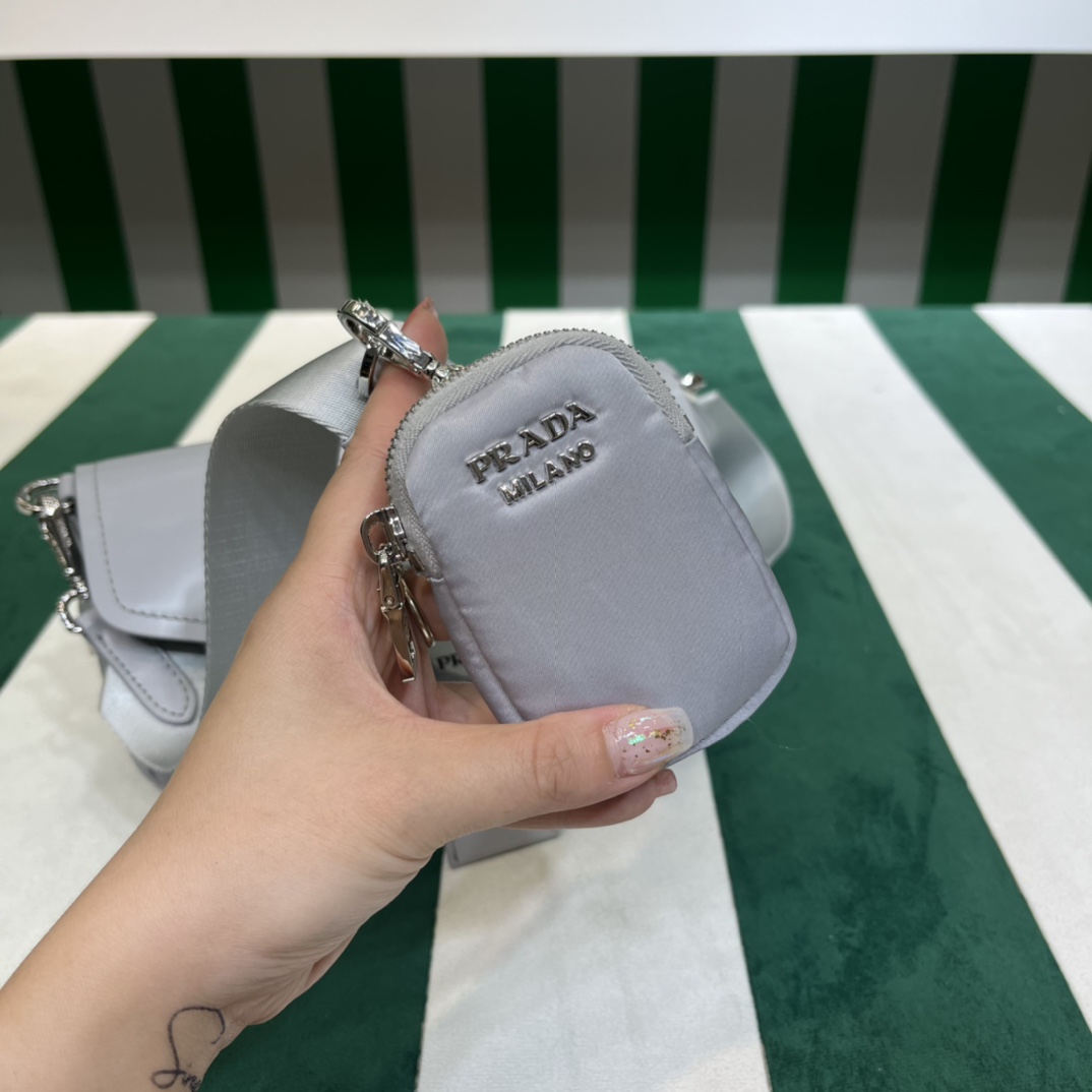 Handbags Prada 1BD295 size:22*7.5*14 cm - vstockx