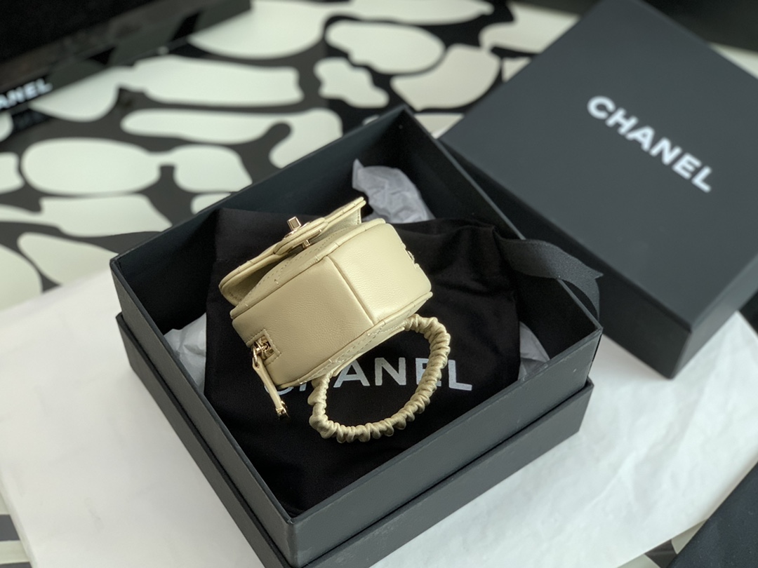 Handbag Chanel size 8*8.5*5.5* cm - vstockx