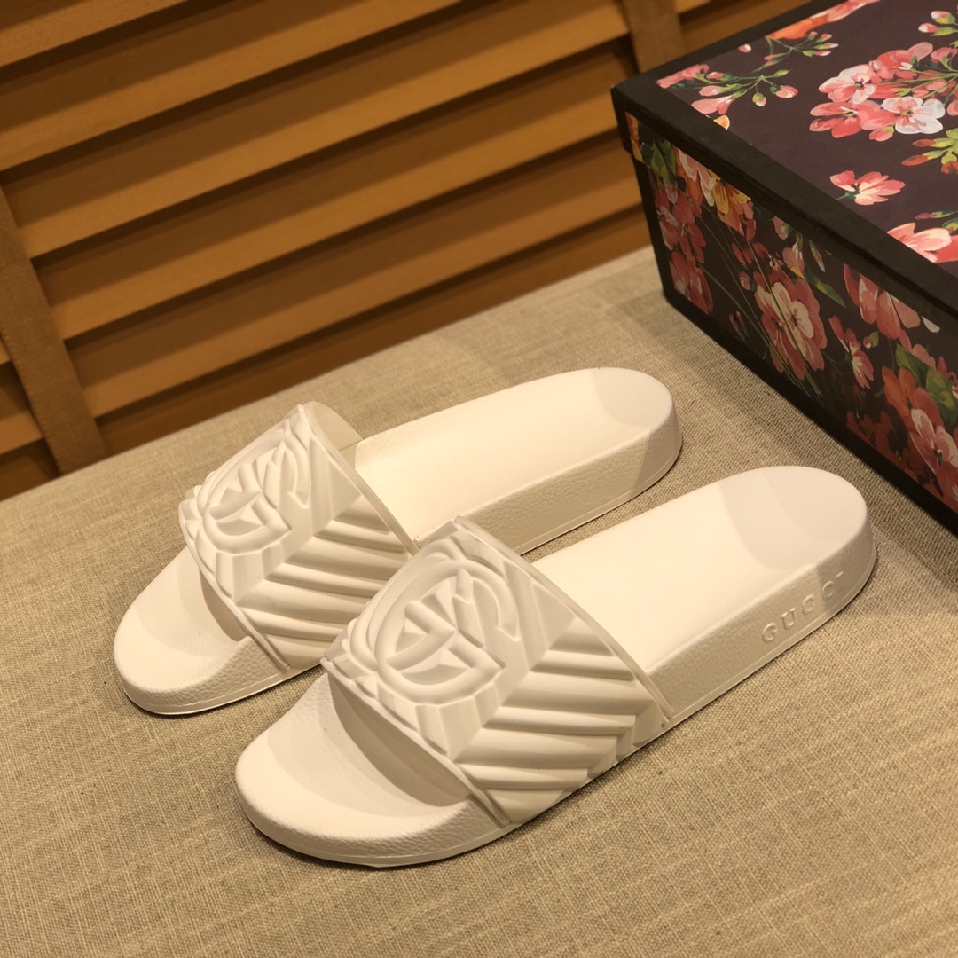 Gucci Slippers 51 - vstockx