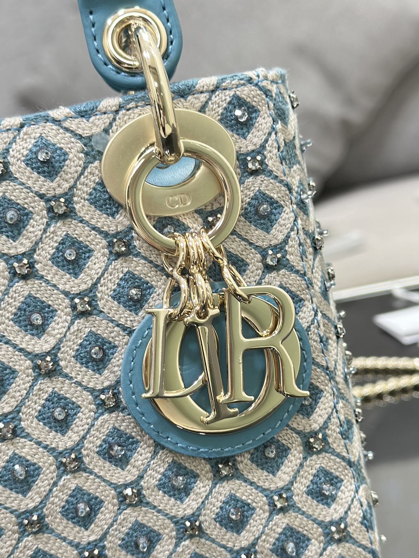 Handbag Dior M0505 size 17 x 15 x 7 cm - vstockx