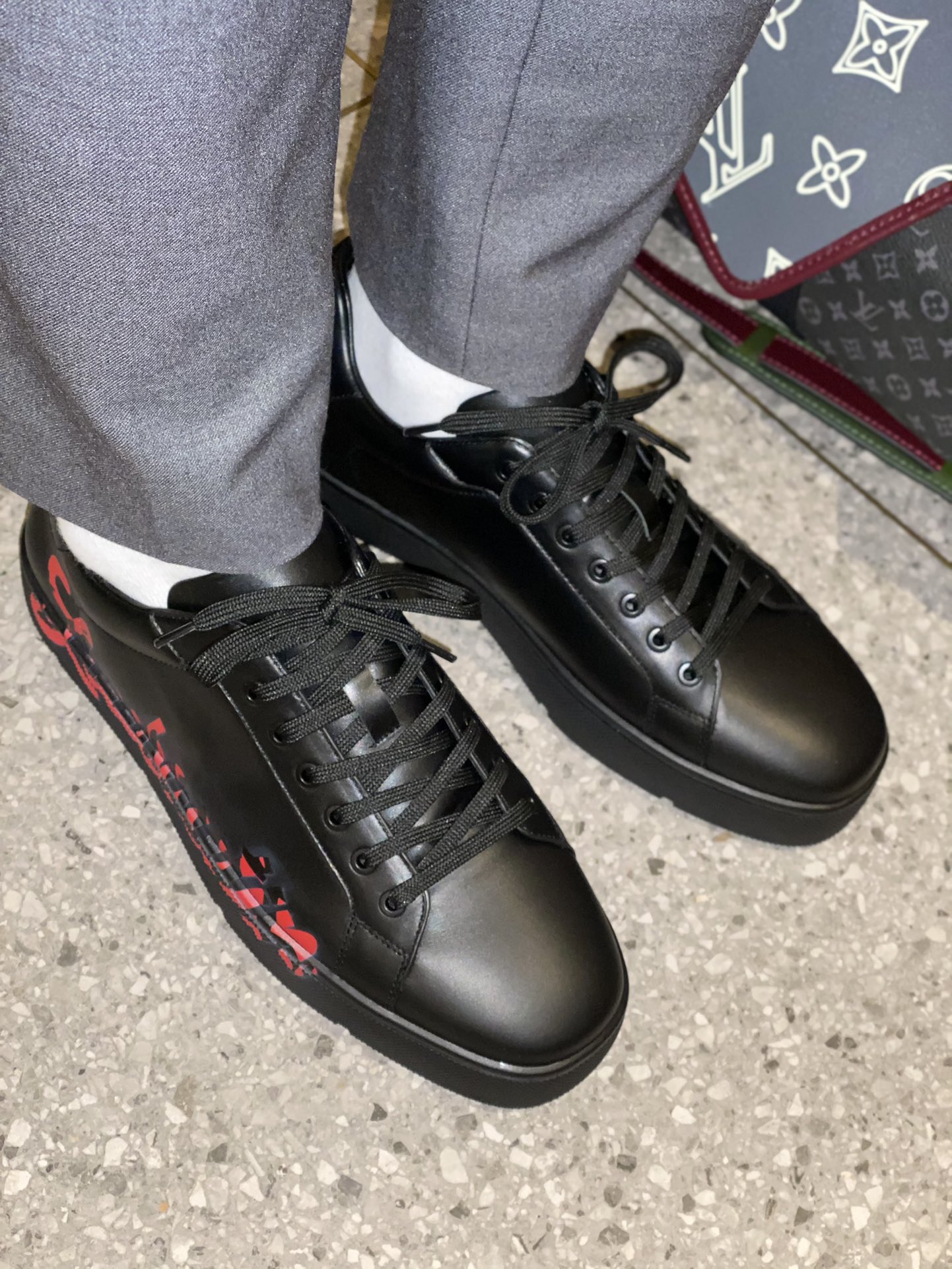Christian Louboutin Low Top Sneakers 3 - vstockx