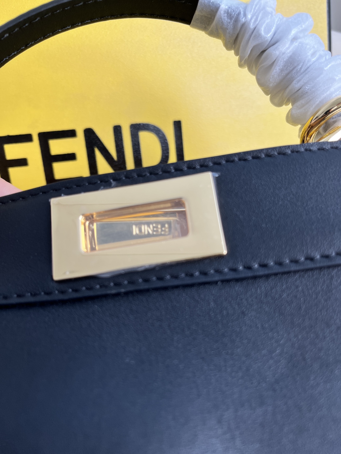handbags FENDI 0229 size:27*21*11cm - vstockx