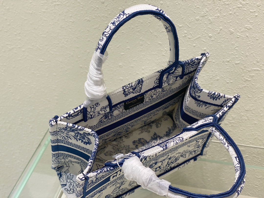 Handbags Dior Book Tote 8001 size:41 cm - vstockx