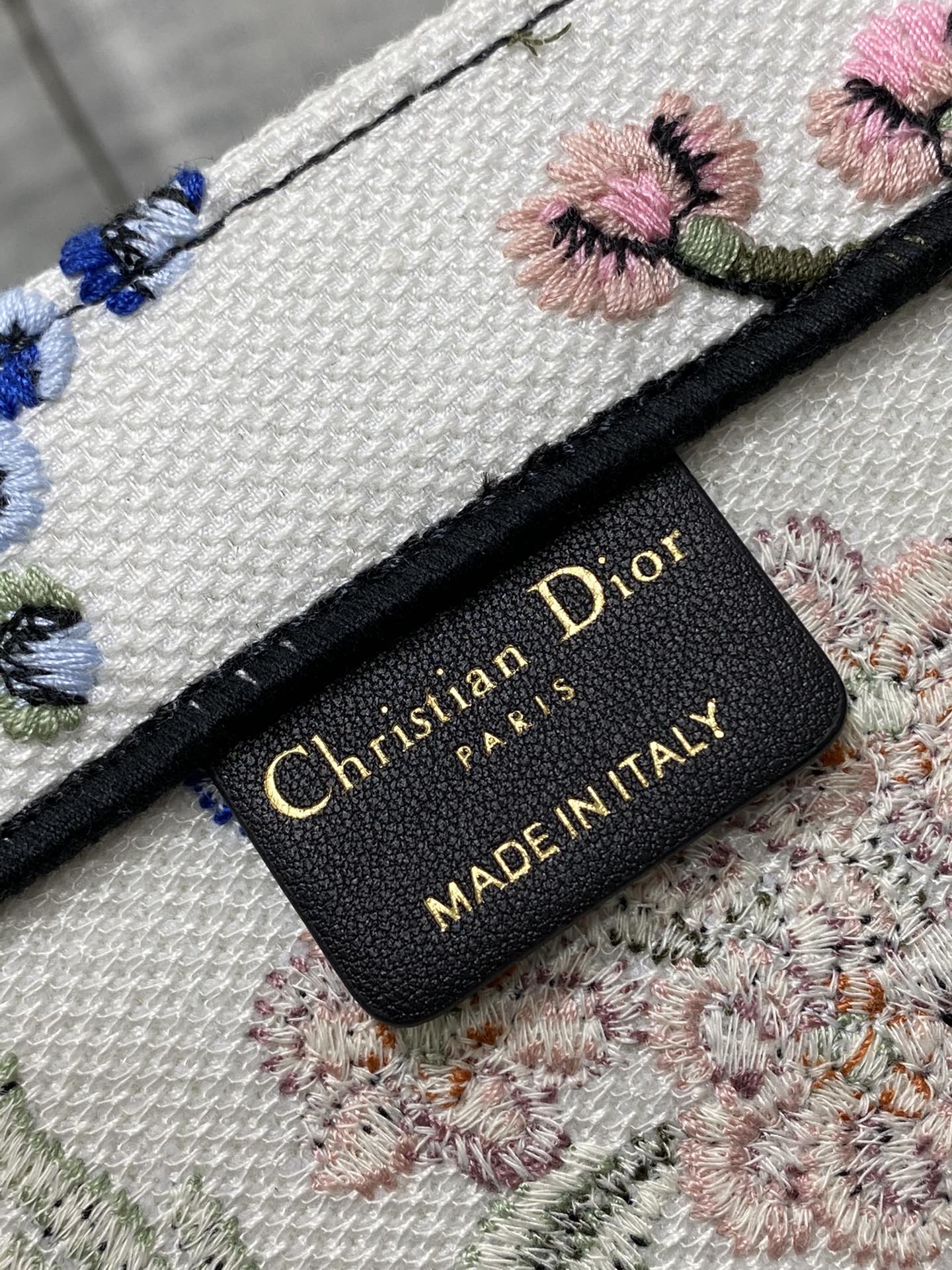 Handbag Dior size 36*18*28 cm - vstockx
