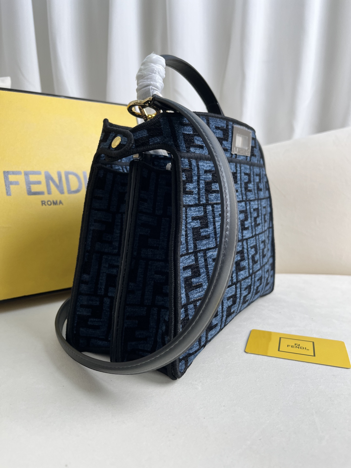 handbags FENDI 0229 size:27*21*11cm - vstockx