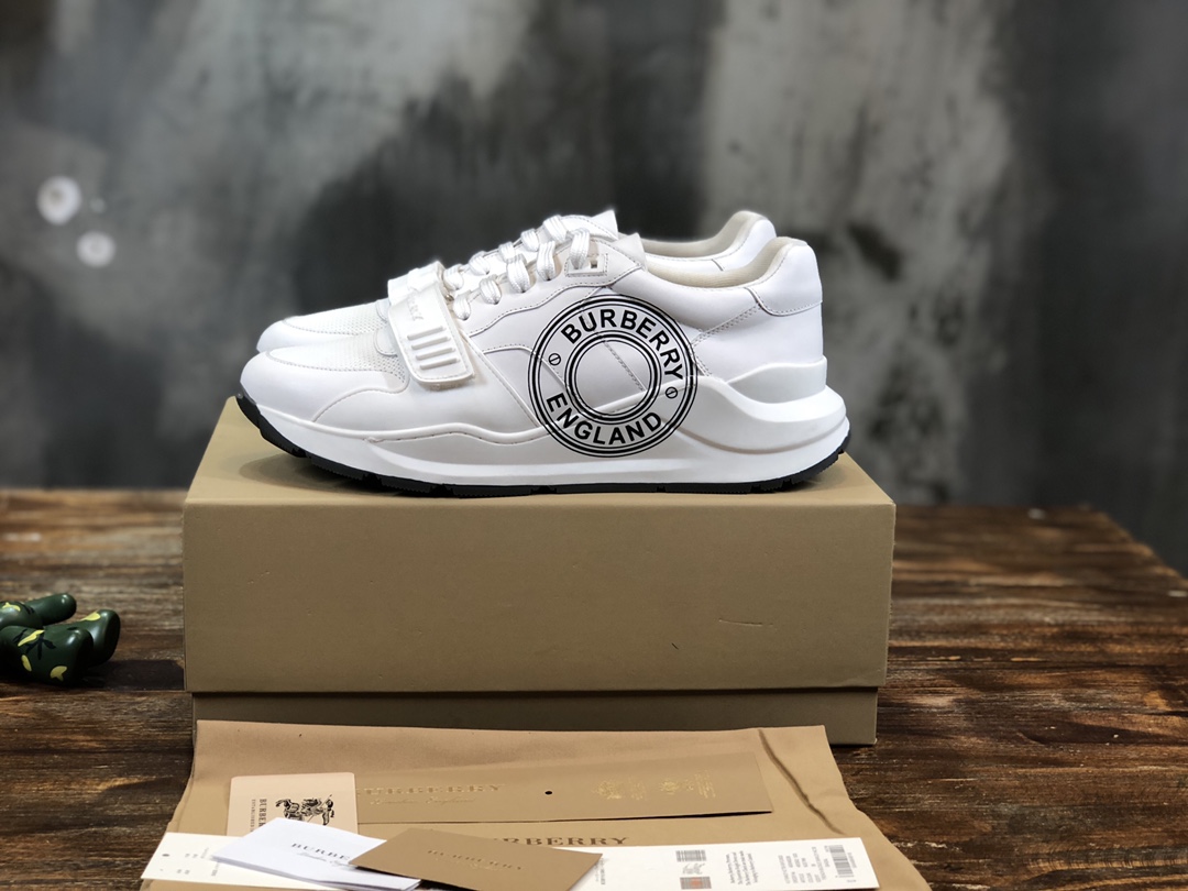 Burberry Vintage Sneaker 23 - vstockx