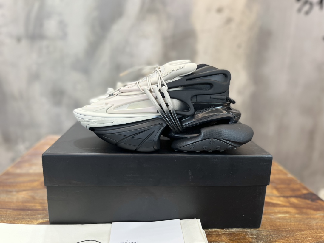 Balmain Sneaker 4 - vstockx