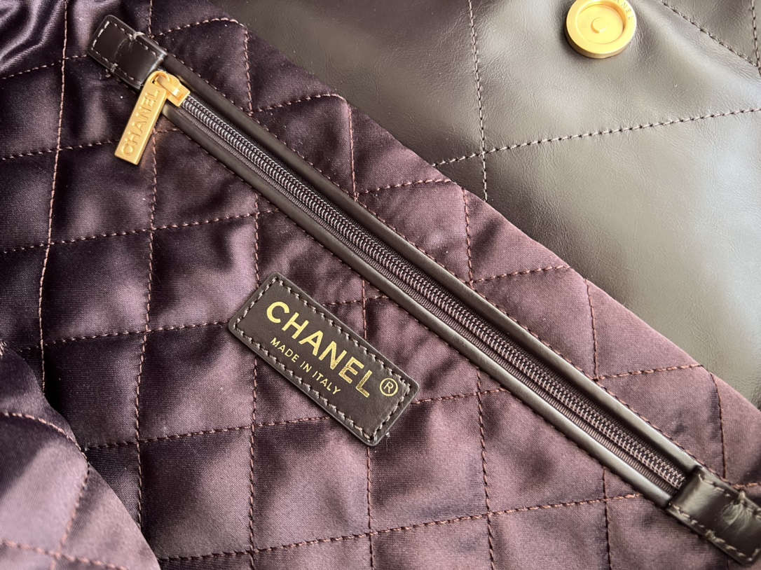 Handbag Chanel size 39cmx42cmx8 cm - vstockx