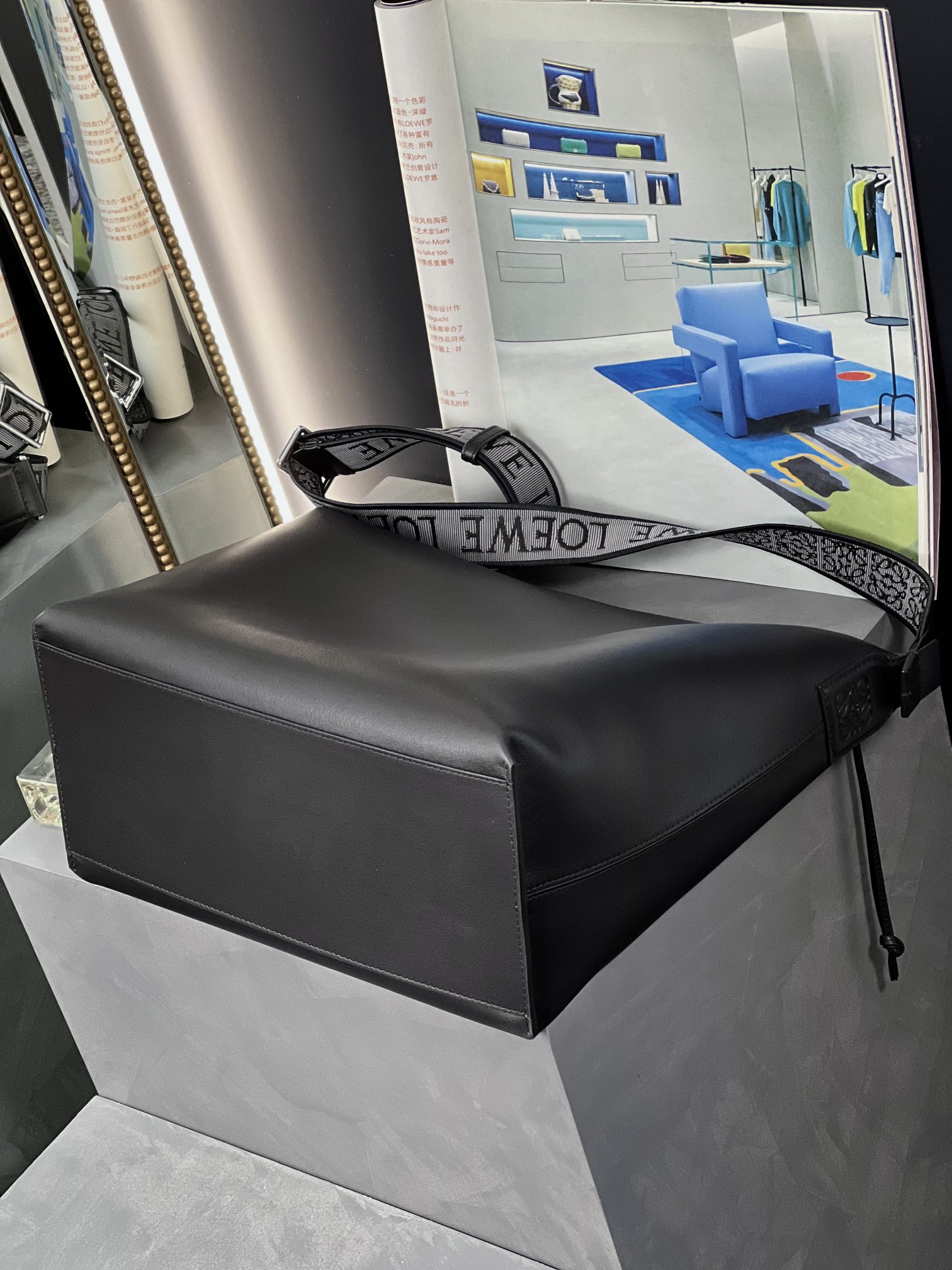 Handbags LOEWE  size:43-13.5-29 cm - vstockx