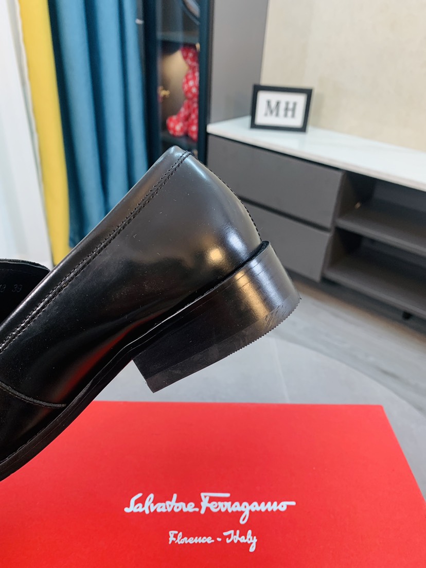 Salvatore Ferragamo Boots 39 - vstockx